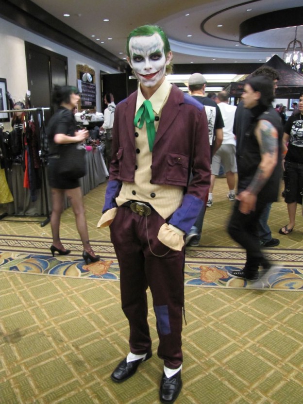 Joker Costumes - CostumesFC.com